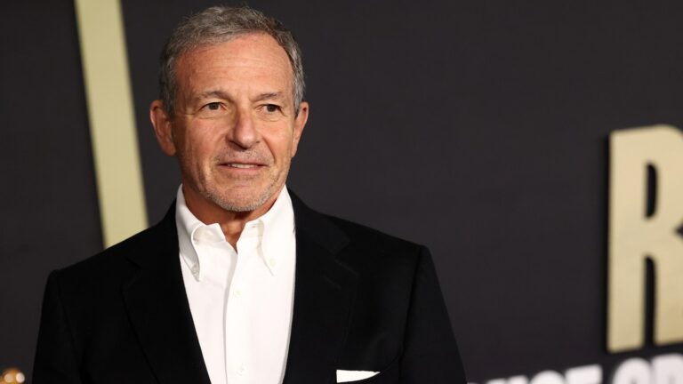 disney-finalizes-hulu-deal-with-439m-payment-to-comcast