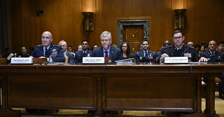 pentagon-reconsiders-spacex-for-military-satellites