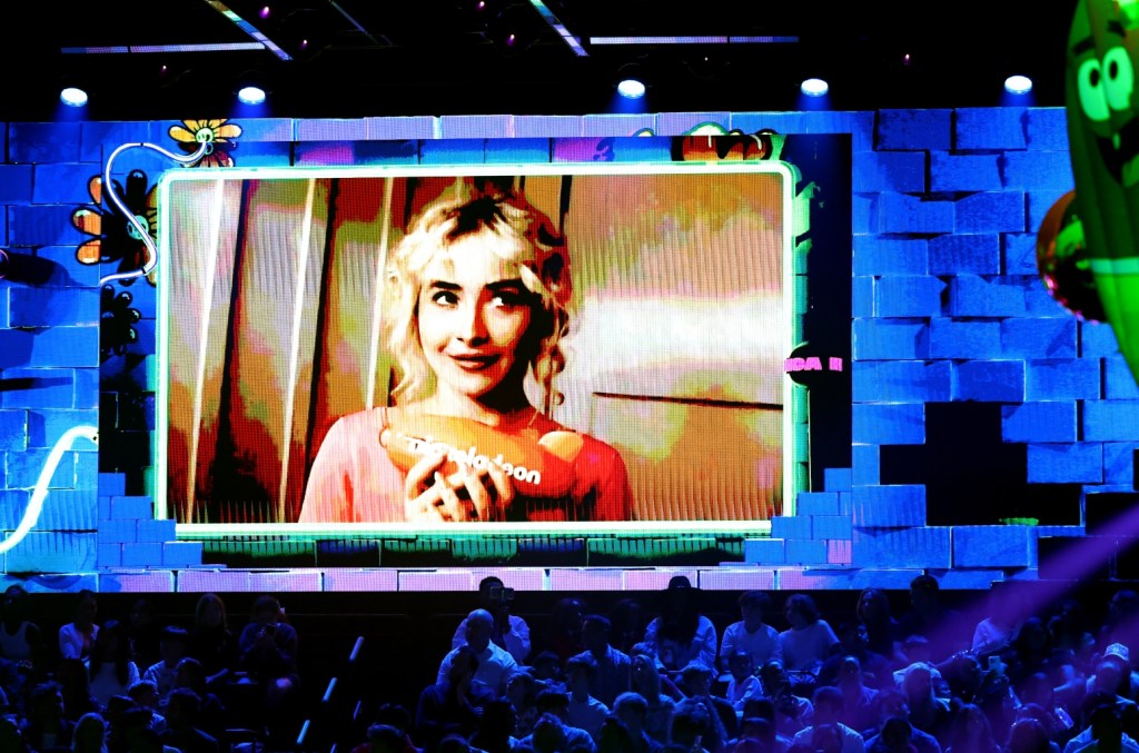 sabrina-carpenter-shines-at-2025-kids-choice-awards