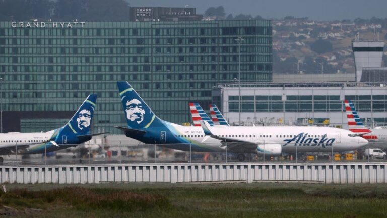 alaska-airlines-grounds-entire-fleet-amid-urgent-it-outage
