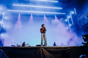 benson-boone-honors-sam-fender-with-cover-at-montreux-jazz-festival