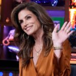 cindy-crawford-reveals-morning-ritual-for-daily-control-and-calm