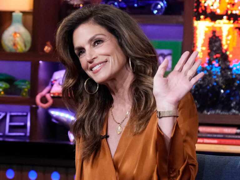 cindy-crawford-reveals-morning-ritual-for-daily-control-and-calm