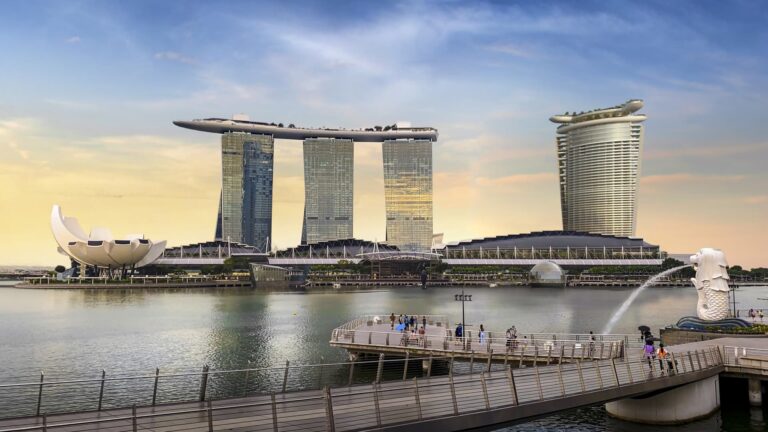 construction-launches-on-8-billion-luxury-resort-in-singapore