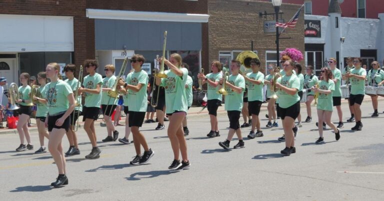 crowds-gather-for-annual-john-c-fremont-days-parade