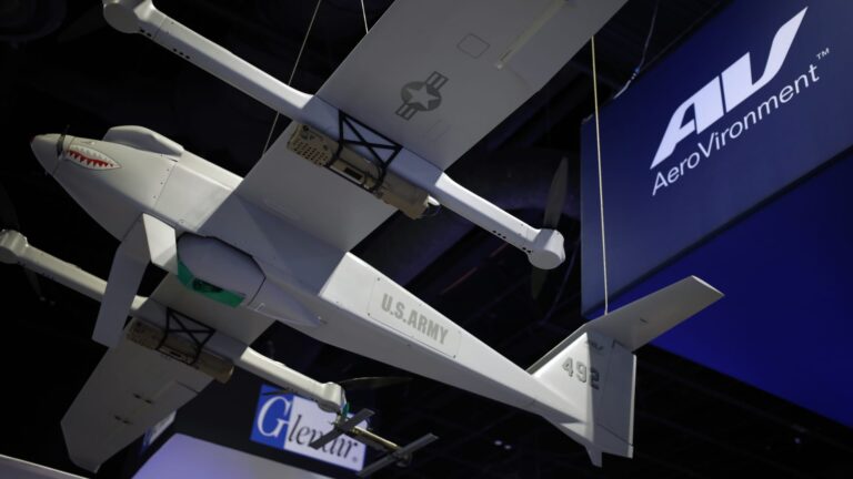defense-tech-stocks-soar-amid-global-security-shifts-and-analyst-optimism