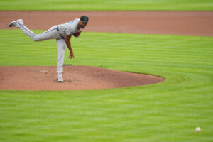giants-eye-56-million-cy-young-winner-sandy-alc-ntara-trade