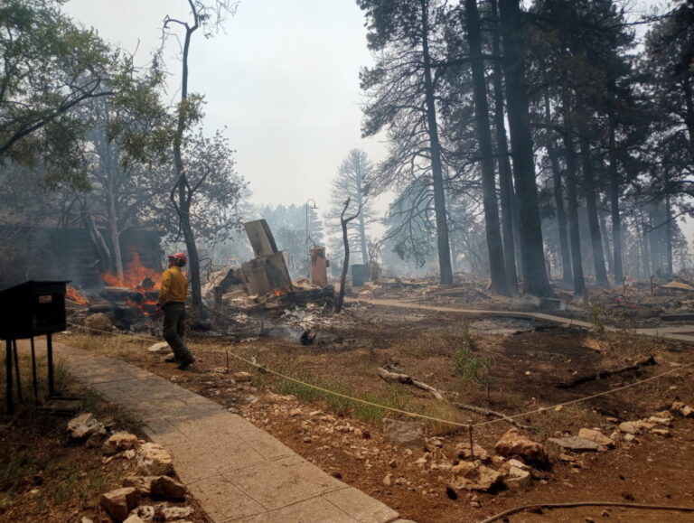 historic-grand-canyon-lodge-destroyed-in-rapid-fire-expansion