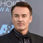 hollywood-remembers-julian-mcmahon-a-life-marked-by-love-and-loss