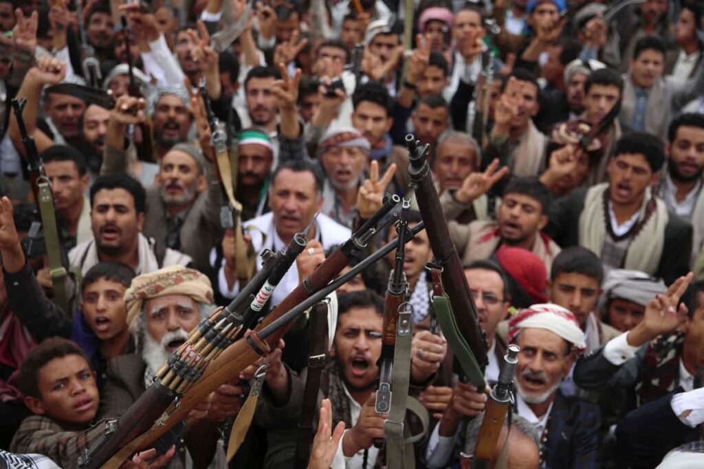 houthis-target-global-shipping-in-red-sea-attacks-escalate-tensions