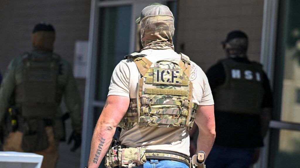 ice-intensifies-deportations-of-unaccompanied-migrant-children