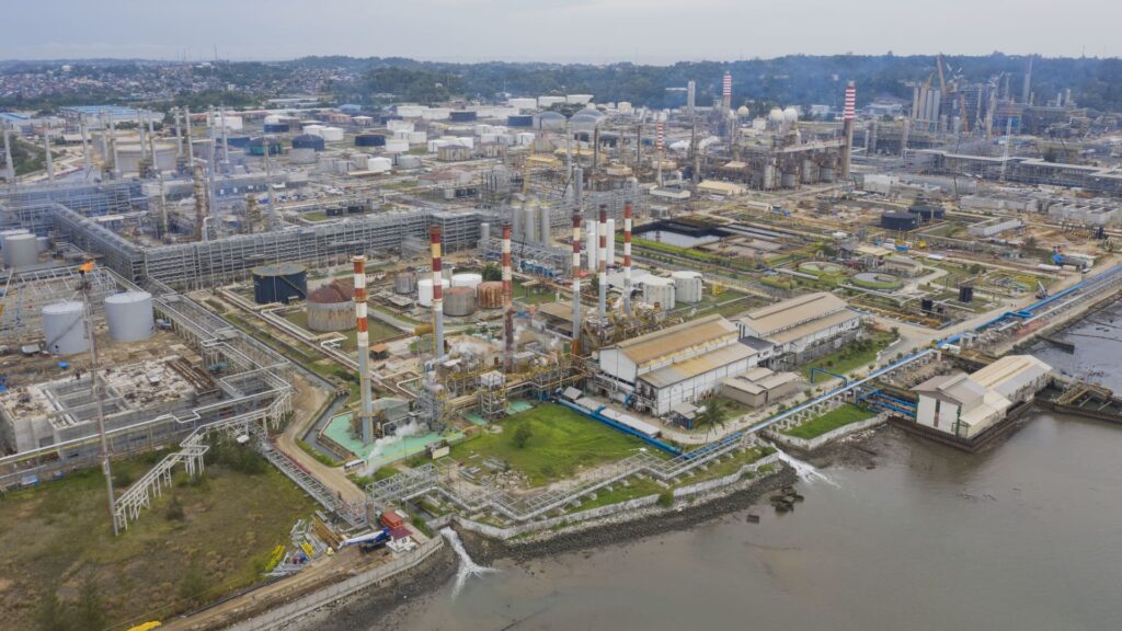 indonesia-secures-8-billion-refinery-deal-with-u-s-firm-kbr