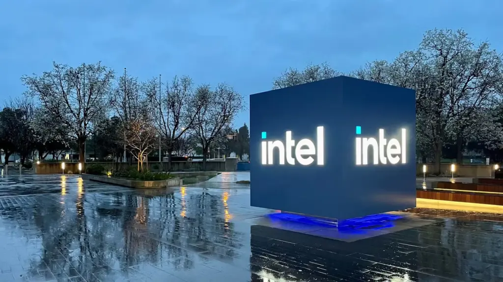 intel-cuts-jobs-and-restructures-amid-mixed-q2-earnings