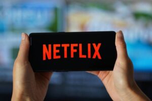 netflix-pursues-youtube-creators-to-enhance-streaming-offerings