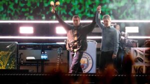 oasis-reunites-after-16-years-ignites-cardiff-with-britpop-classics