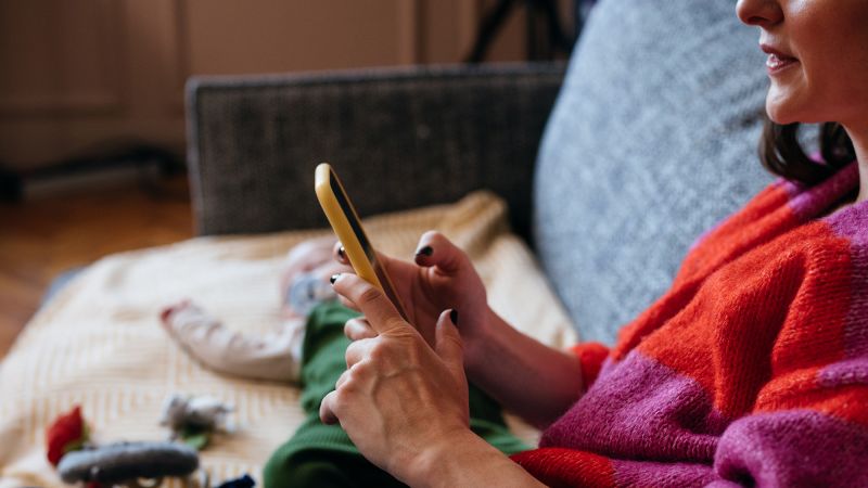 parents-social-media-use-impacts-child-interaction-study-finds