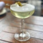 pickle-juice-the-unexpected-star-of-the-cocktail-scene