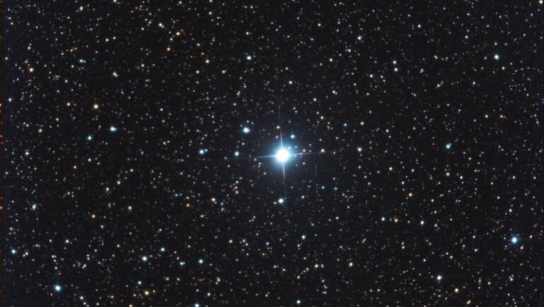 rare-celestial-event-two-exploding-stars-illuminate-southern-skies