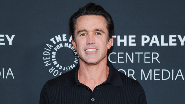 ryan-reynolds-roasts-rob-mac-at-just-for-laughs-awards-2025