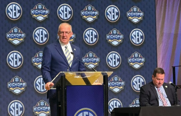 sec-and-big-ten-at-an-impasse-over-college-football-playoff-format