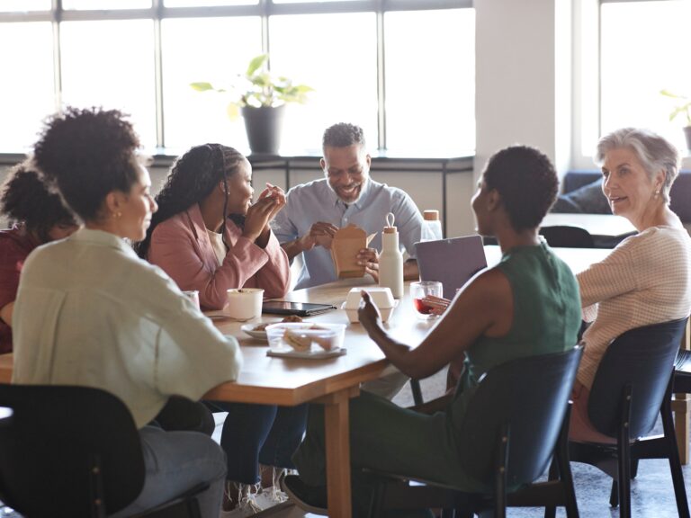 sendbird-offers-free-lunches-to-boost-office-return-rates