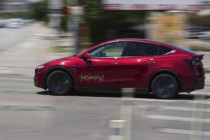 tesla-s-robotaxi-dreams-delayed-as-permits-remain-unfiled