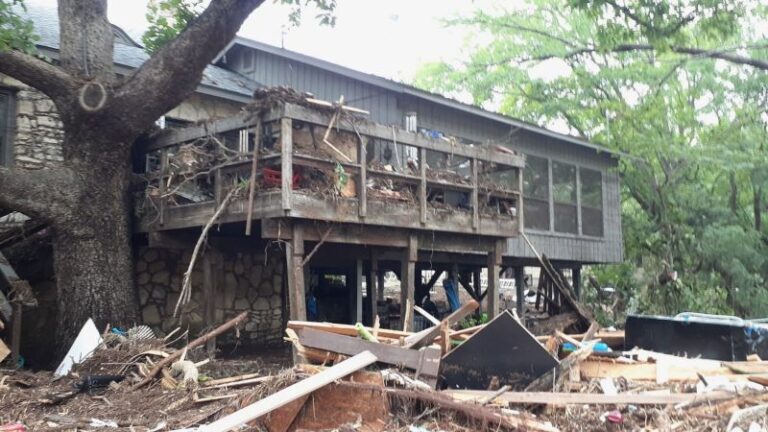 texas-family-faces-flood-devastation-but-remains-determined-to-rebuild