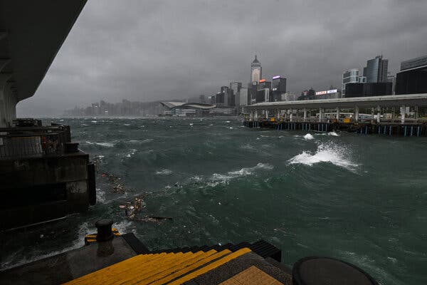 typhoon-wipha-hits-hong-kong-macau-with-106-mph-winds