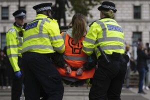 uk-police-shift-focus-stop-treating-shoplifting-as-a-crime
