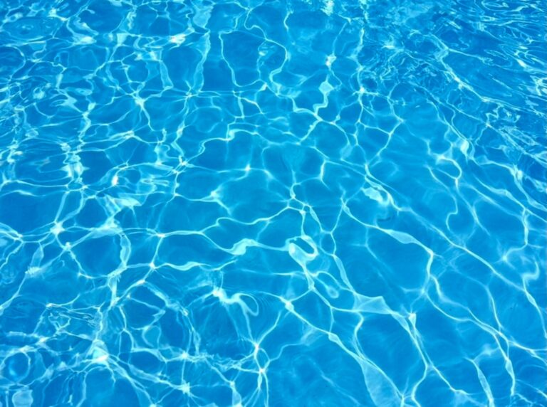 urgent-19-year-old-rescued-from-pool-in-serious-condition