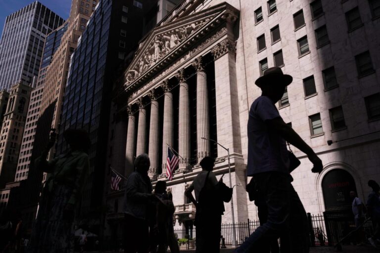 us-stock-market-faces-volatility-as-tesla-shares-plummet-amid-musk-trump-tensions