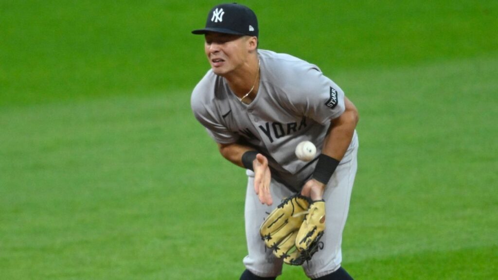 yankees-volpe-ties-al-error-record-in-4-1-loss-to-blue-jays