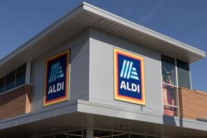 aldi-launches-affordable-lululemon-dupe-skort-for-7-99