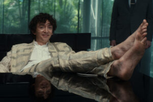 alien-earth-star-reveals-why-boy-kavalier-goes-barefoot