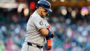 astros-isaac-paredes-to-skip-surgery-eyes-return-this-season