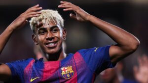barcelona-eyes-vlahovic-to-succeed-lewandowski-as-transfers-heat-up