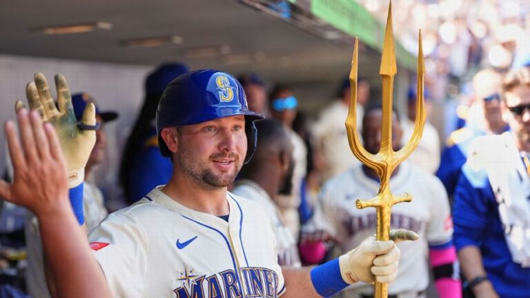 cal-raleigh-breaks-catcher-hr-record-with-49-home-runs-now-