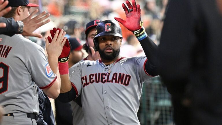 chicago-cubs-sign-veteran-1b-carlos-santana-in-urgent-move