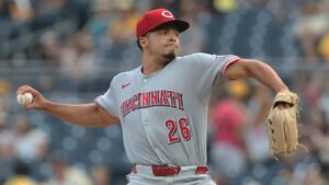 cincinnati-reds-rookie-chase-burns-lands-on-injured-list