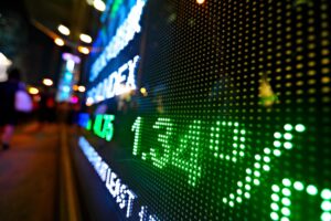 cwm-llc-reduces-stake-in-flaherty-crumrine-fund-by-25-4-