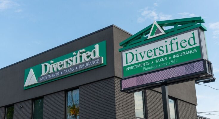 diversified-llc-s-northampton-office-named-finalist-for-women-to-watch-award