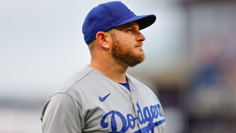 dodgers-max-muncy-hits-il-with-oblique-strain-as-team-falters