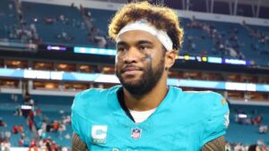 dolphins-benefit-as-arch-manning-stays-in-college-for-2026