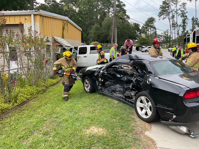 emergency-services-respond-to-two-vehicle-crash-in-burton-sc