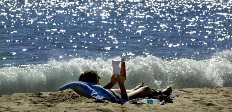 florida-tourism-surges-as-canadian-visitors-decline