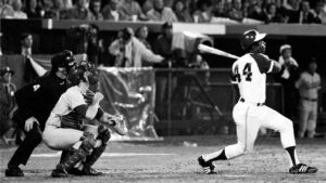 heritage-auctions-braves-reach-urgent-settlement-on-aaron-memorabilia