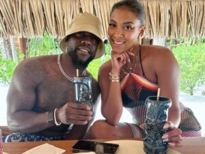 hollywood-couples-sizzle-with-summer-selfies-and-pda-moments