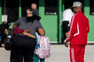 how-parents-can-effectively-support-kids-on-first-day-of-school