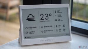 innovative-esp32-e-ink-projects-transform-diy-tech-landscape