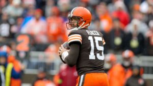 joe-flacco-named-browns-starting-quarterback-at-age-40